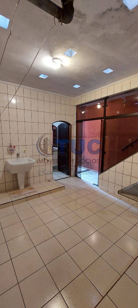 Casa à venda com 3 quartos, 190m² - Foto 27